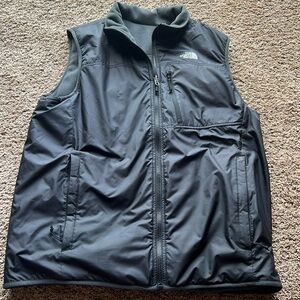 Men’s reversible north face vest